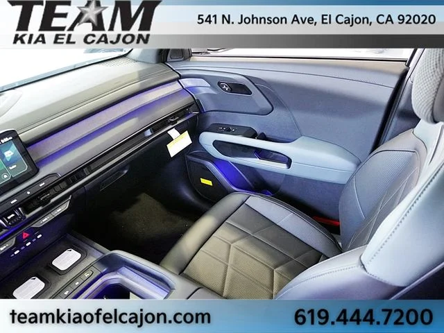 New 2027 White Kia X-Line SX image 31