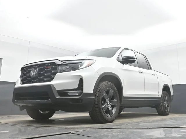Certified Used 2026 Platinum White Pearl Honda TrailSport image 97