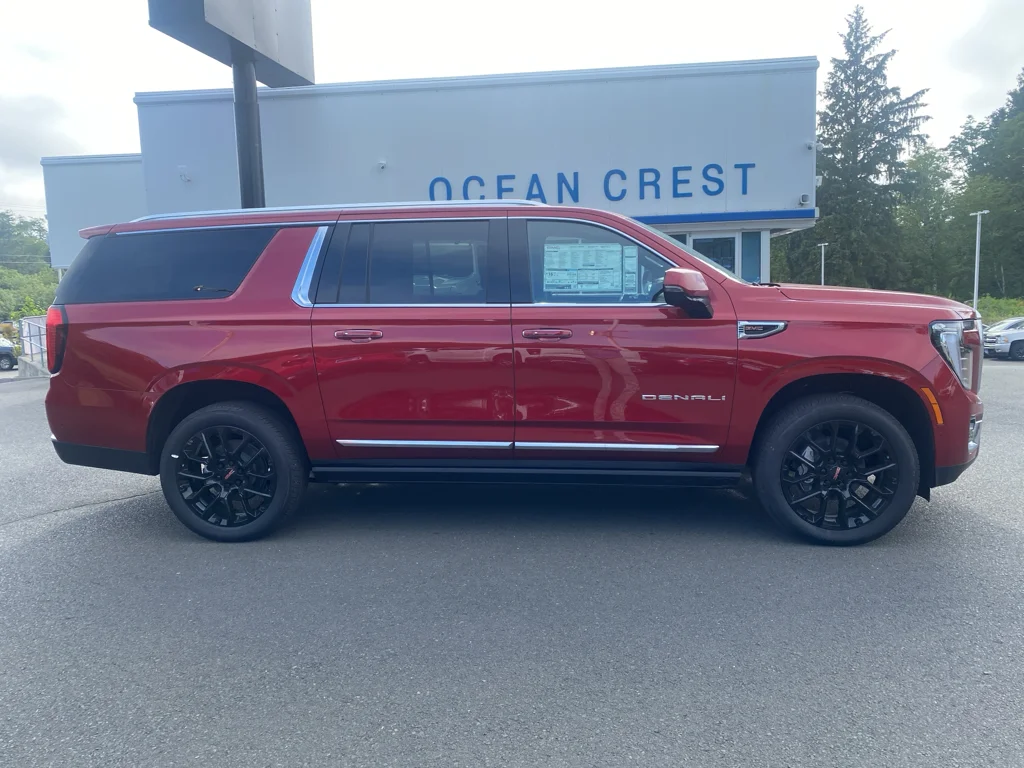 2025 GMC Yukon Denali AWD's photo