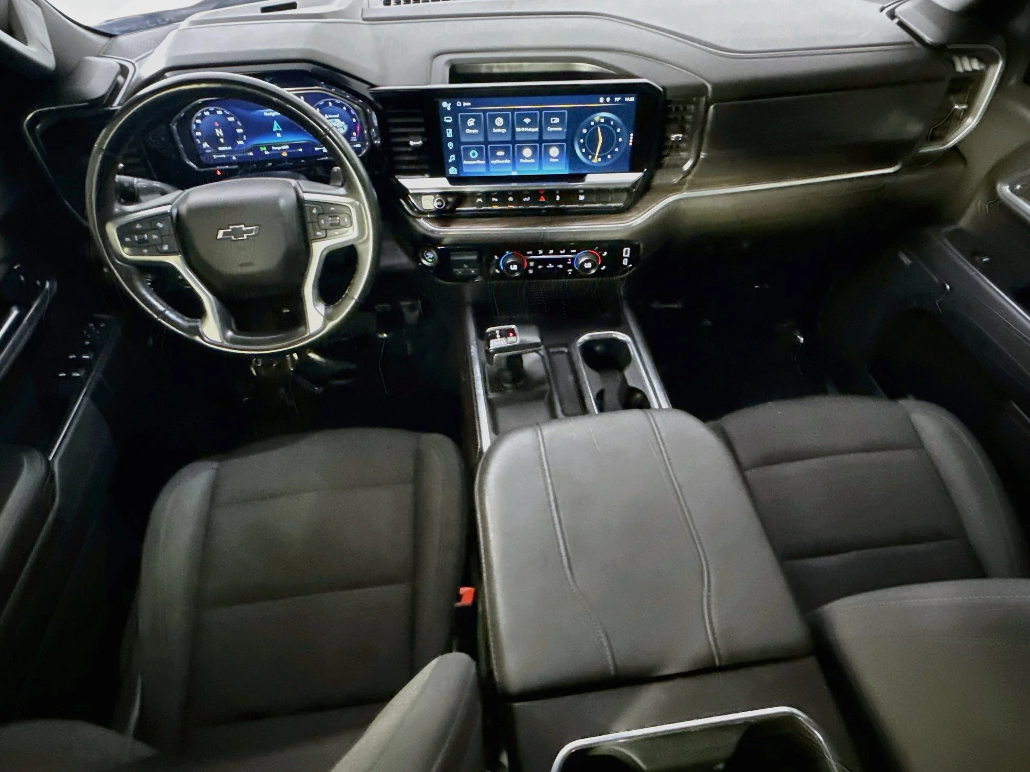 Used 2023 SUMMIT WHITE Chevrolet RST image 25