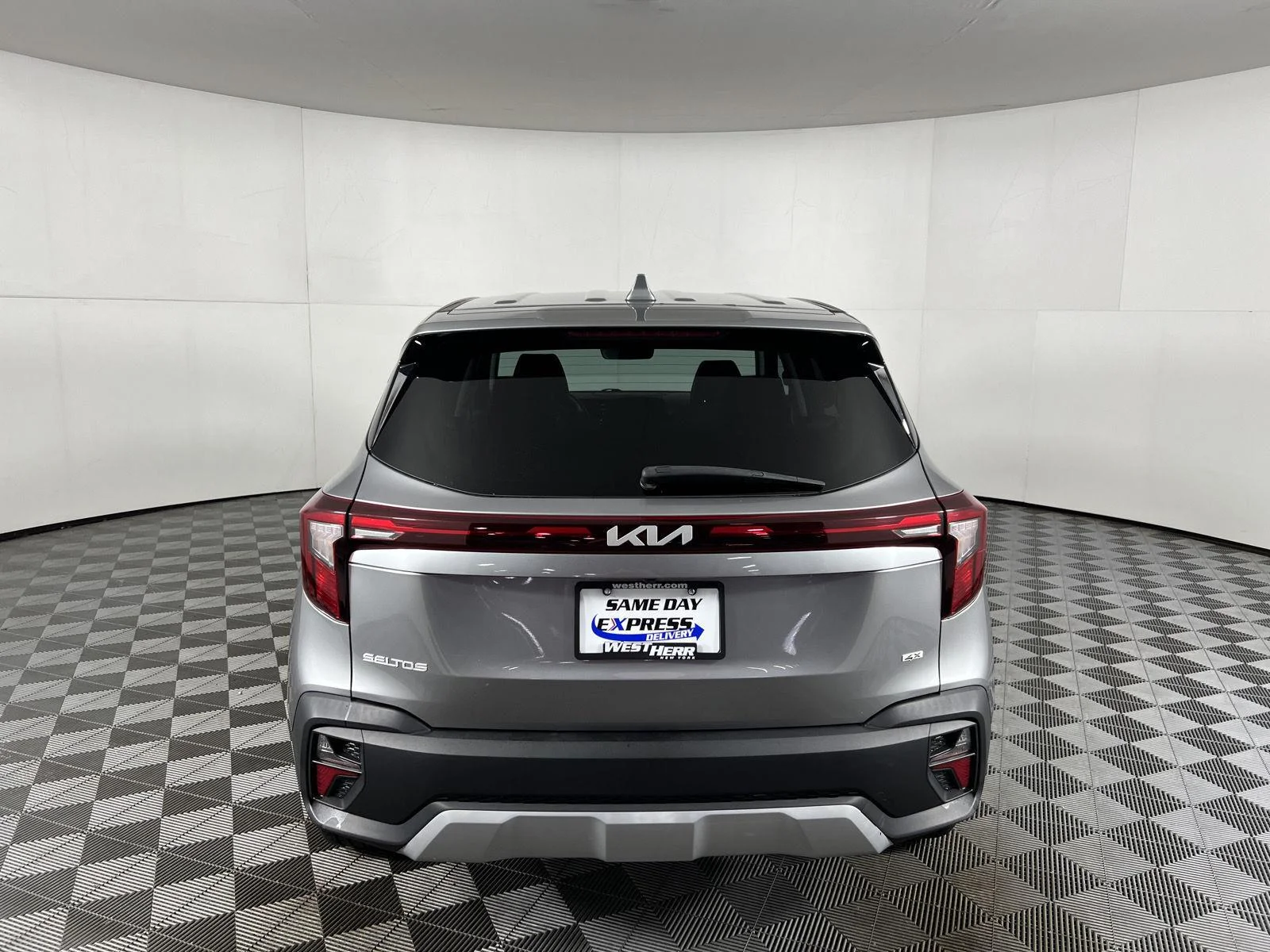 Used 2024 Steel Gray Kia LX image 5