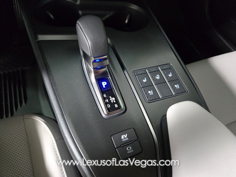 2025 Lexus UX 300h Premium - Photo 21