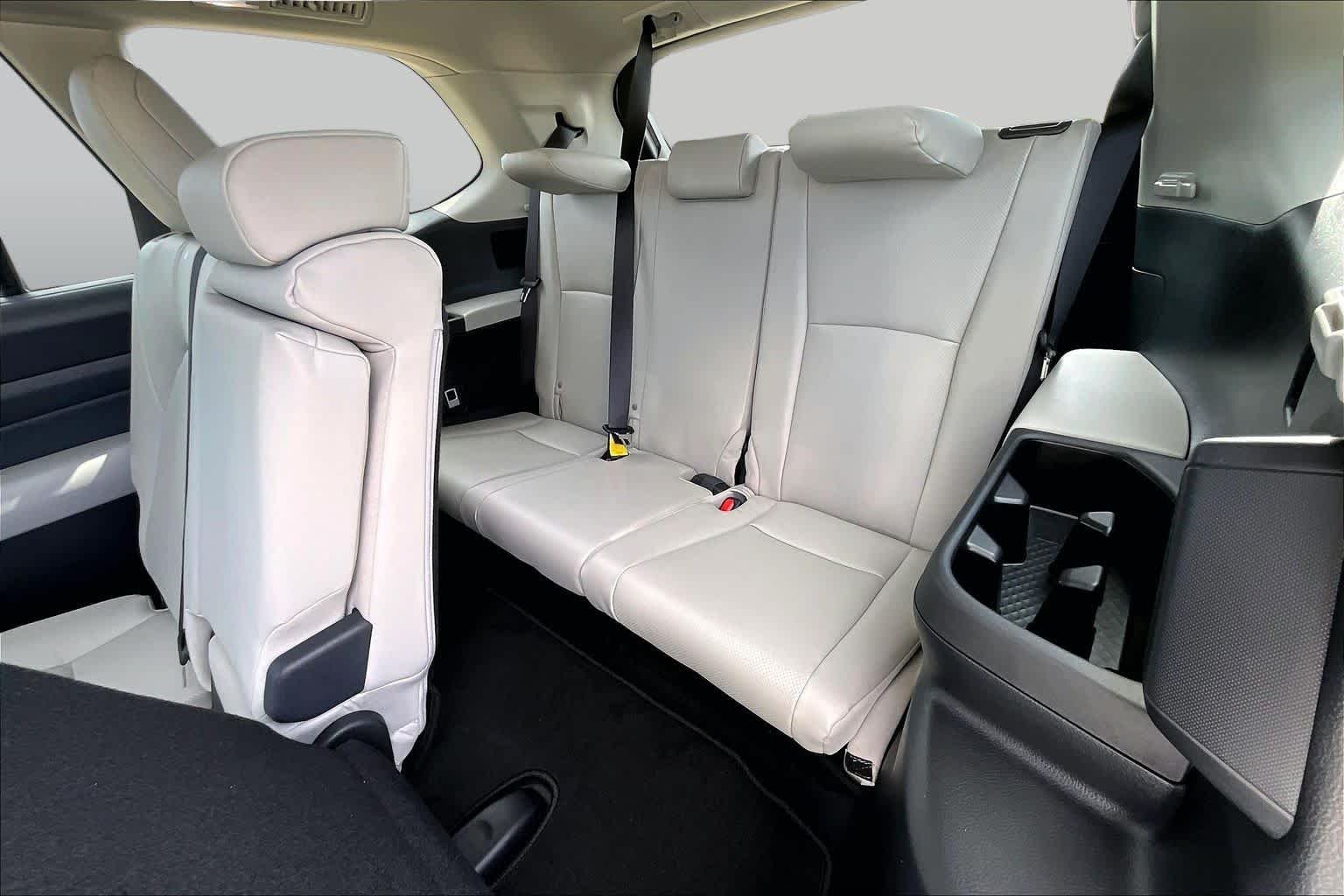 New 2026 Wind Chill Pearl Toyota XLE image 20