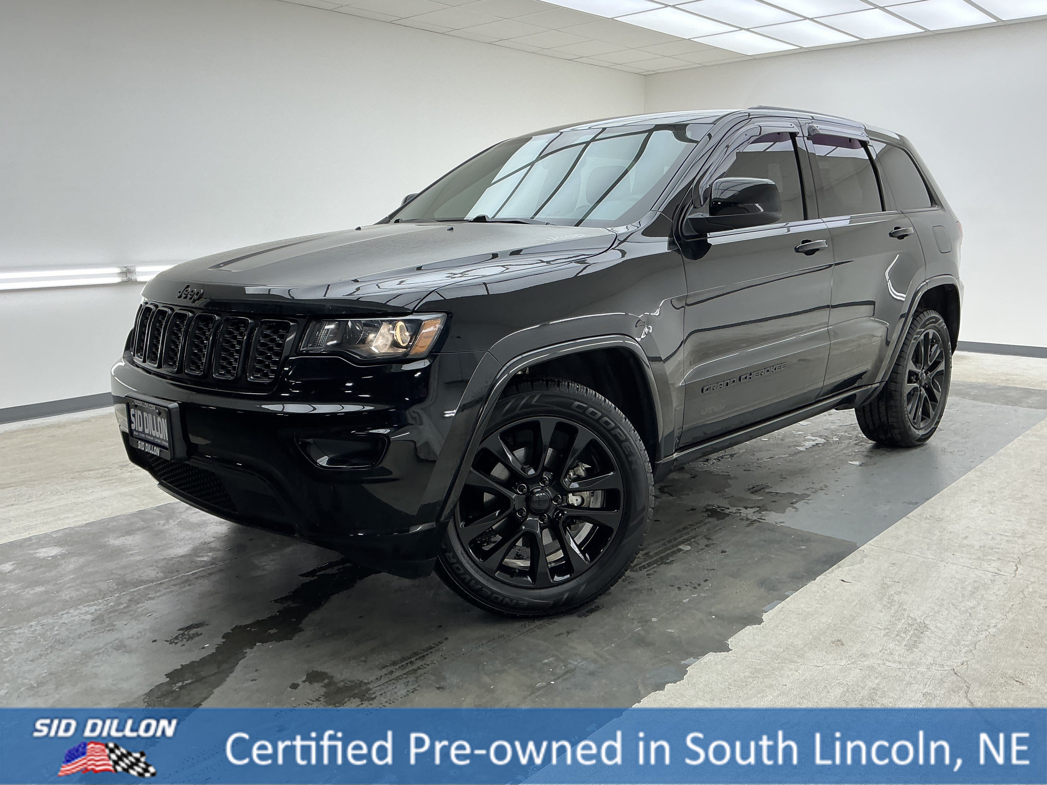 2018 Jeep Grand Cherokee Altitude 4WD's photo