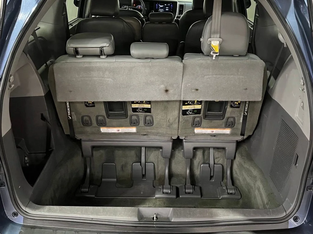 Used 2015 Blue Toyota LE image 13