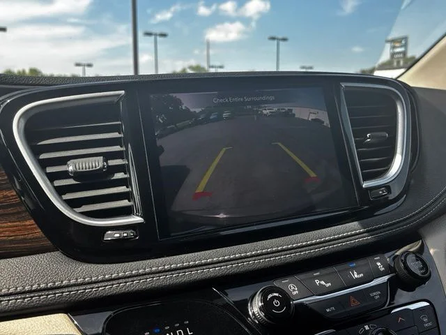 Used 2023 White Chrysler Limited image 12