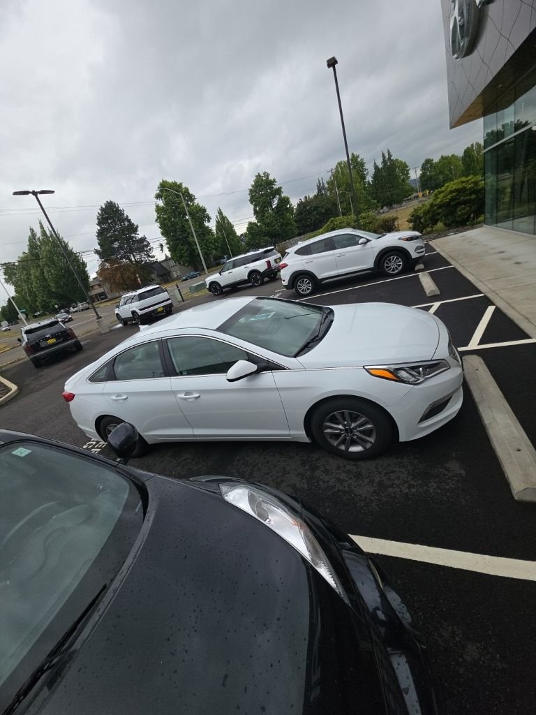 Used 2015 Quartz White Pearl Hyundai SE image 5