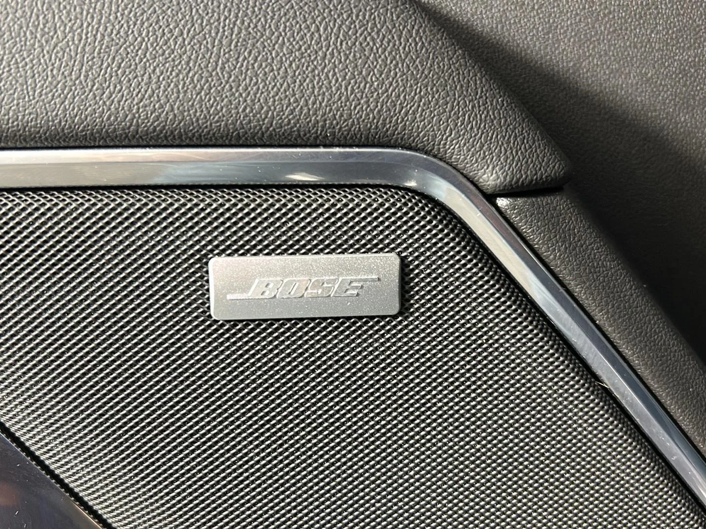 Used 2022 Titanium Rush Metallic GMC SLT image 22