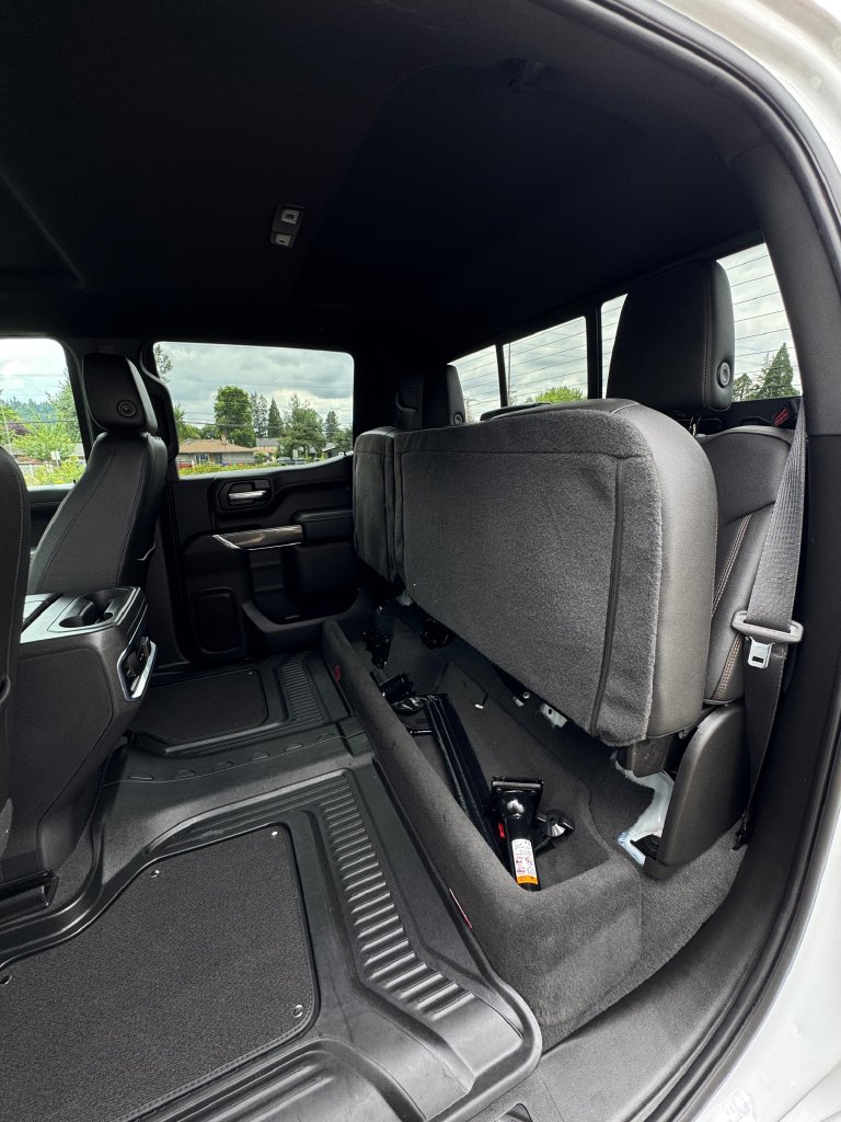 Used 2022 Summit White GMC AT4 image 26