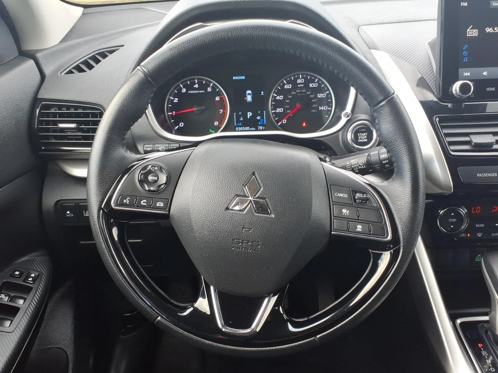 Used 2024 Silver Alloy Mitsubishi SE image 18