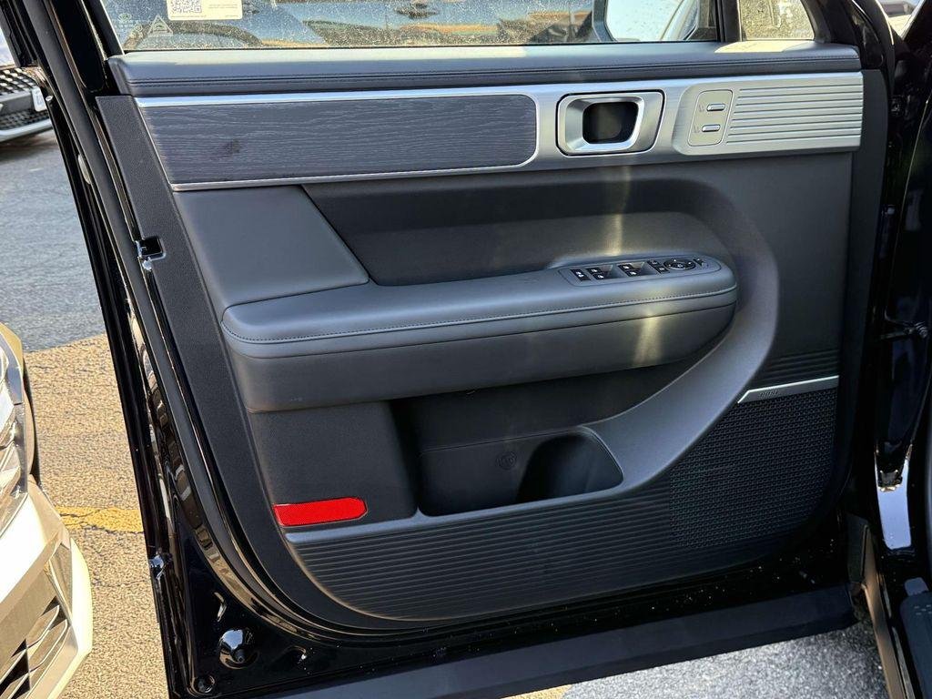 New 2026 Phantom Black Hyundai Limited AWD image 30