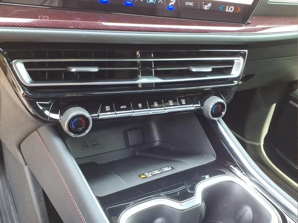 2026 Chevrolet Traverse Z71 - Photo 7