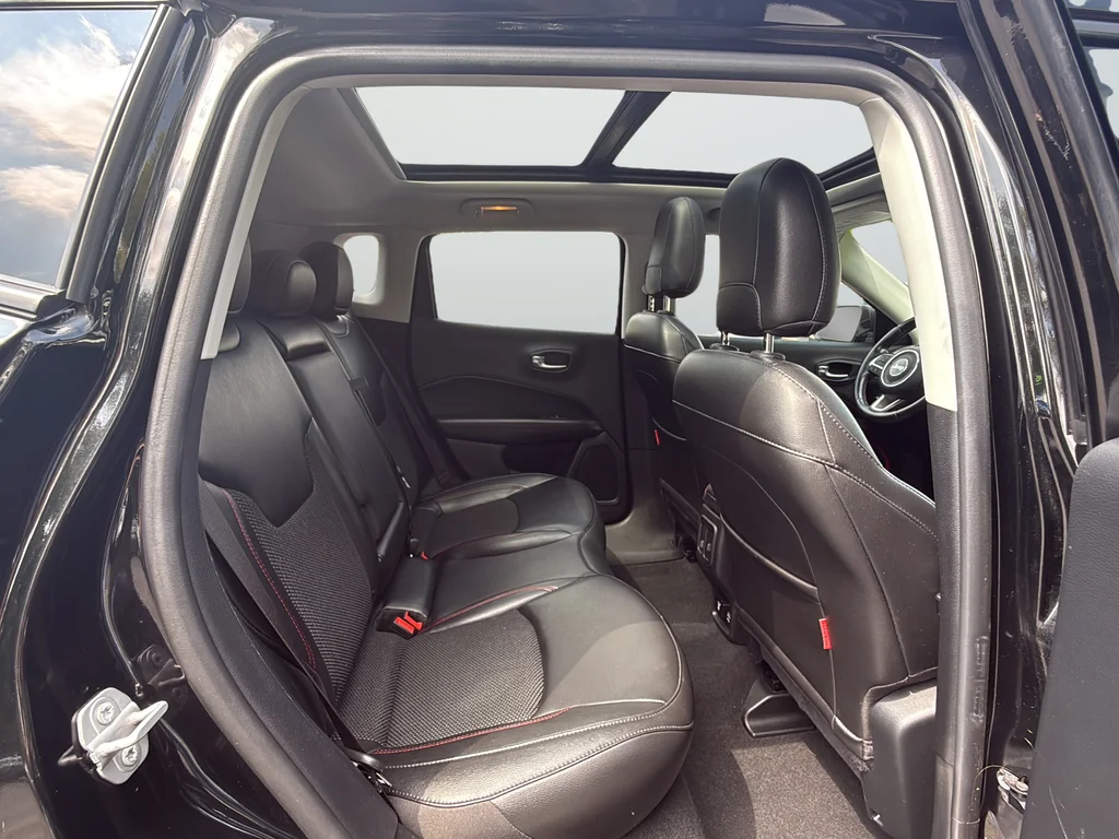 Used 2020 Black Jeep Trailhawk image 10