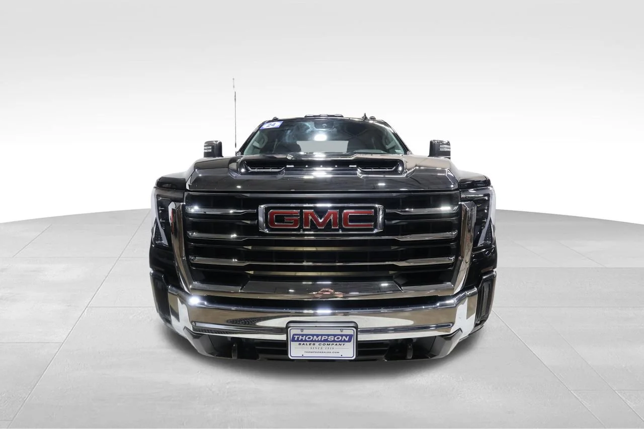 Used 2024 Onyx Black GMC SLT image 7