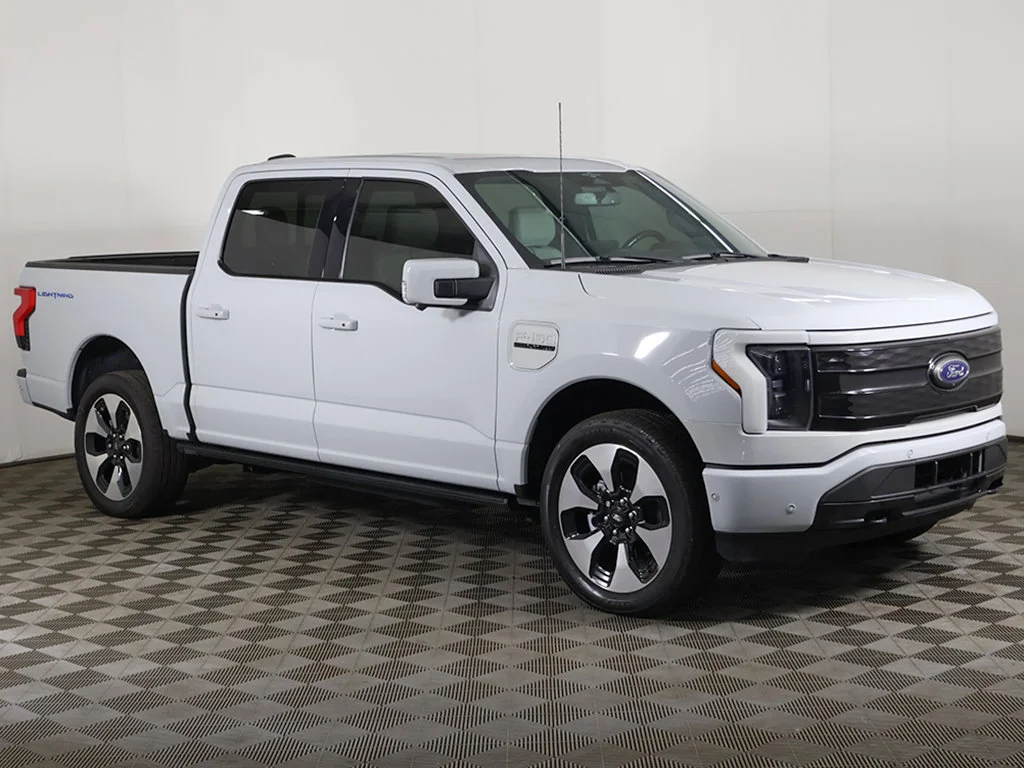 Used 2023 Ford F-150 Lightning Platinum with VIN 1FT6W1EV5PWG17839 for sale in Streetsboro, OH