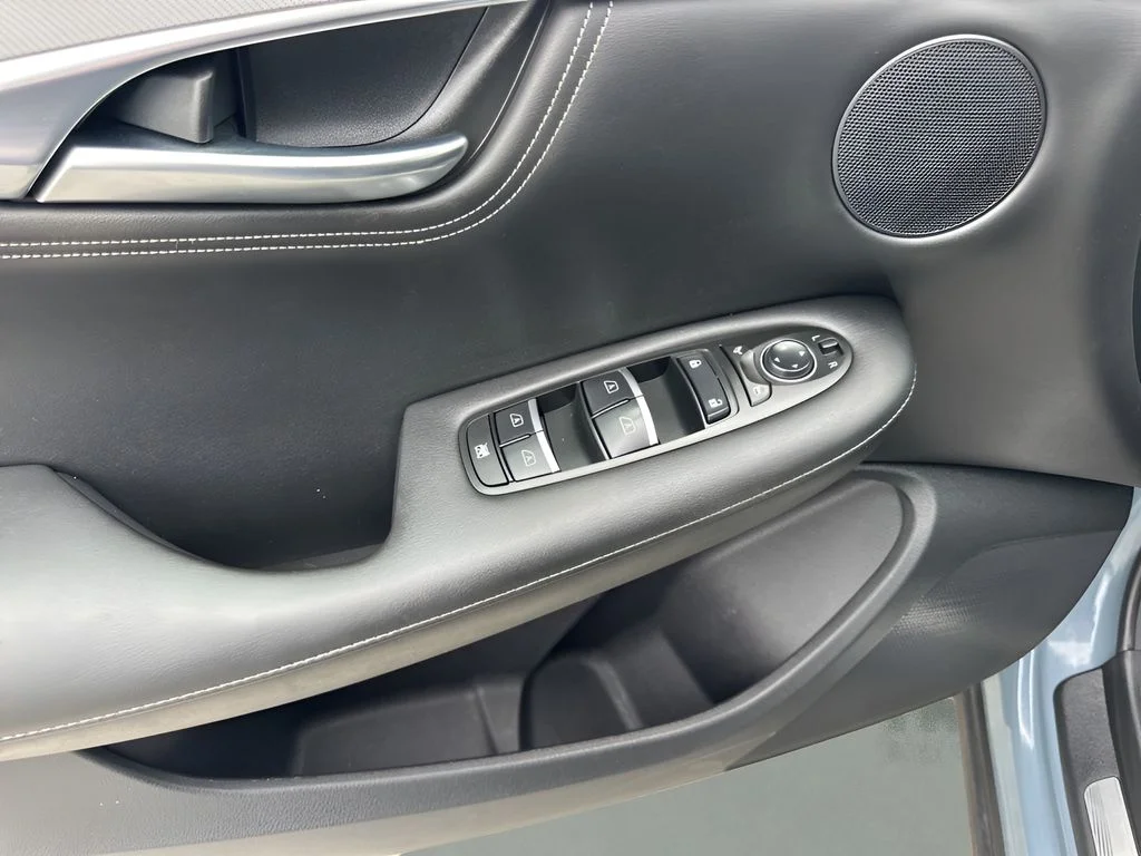 Used 2023 Gray INFINITI LUXE image 24