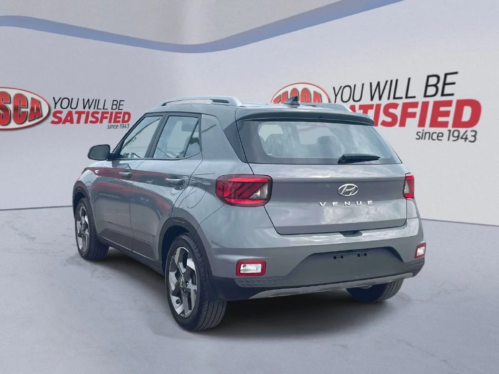 Used 2022 Gray Hyundai SEL image 8