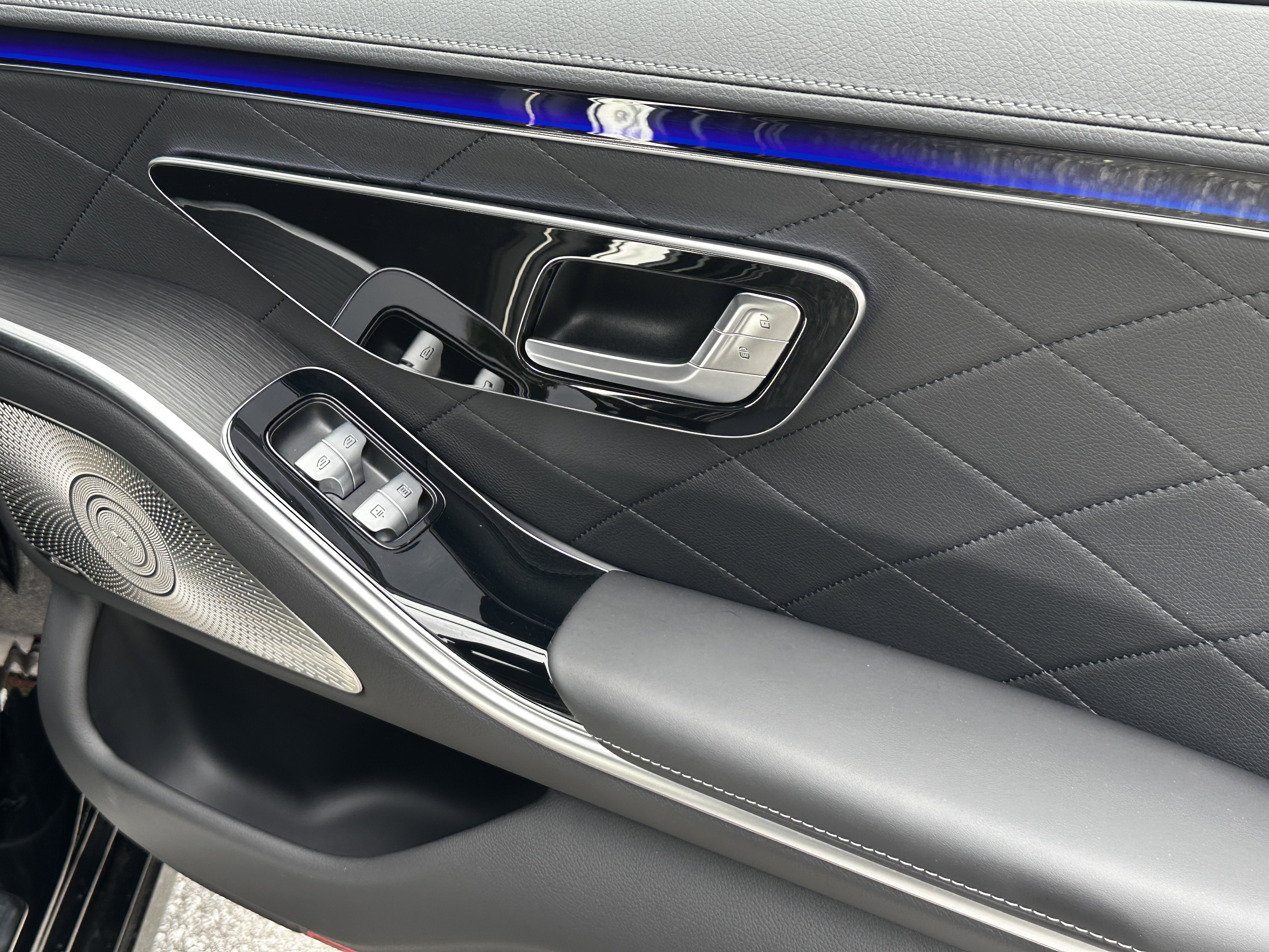 Certified Used 2025 Black Mercedes-Benz S 580 image 19