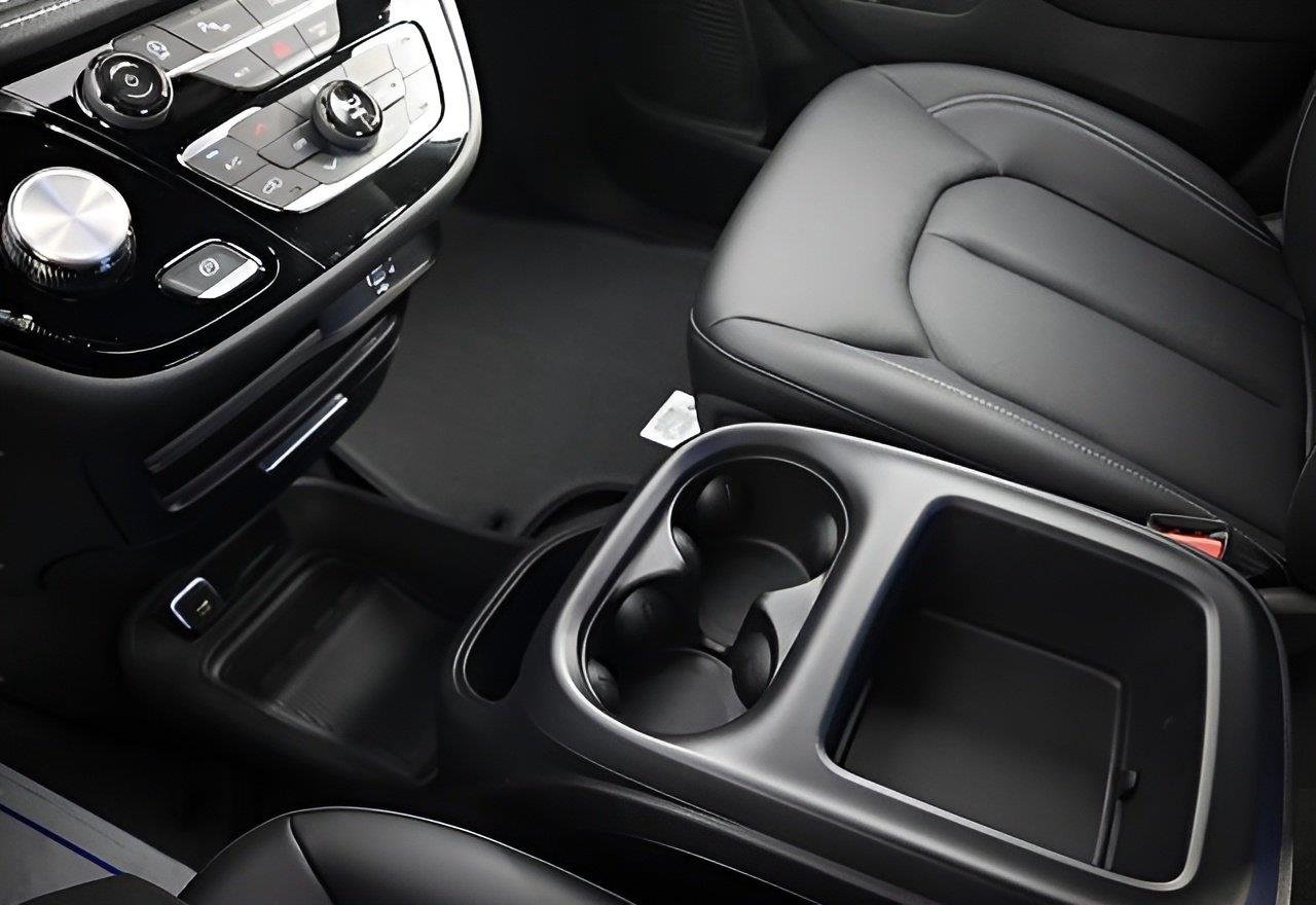 2026 Chrysler Pacifica Select - Photo 16