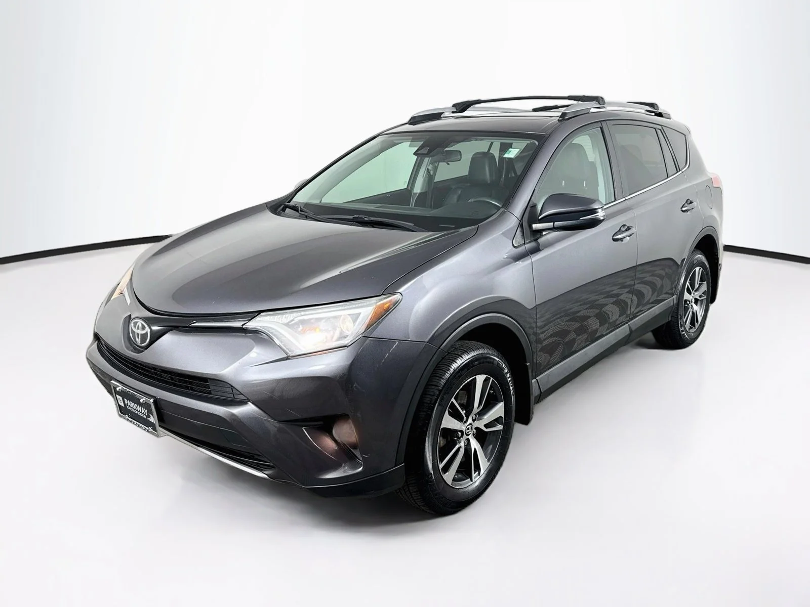 Used 2017 Gray Toyota XLE image 2