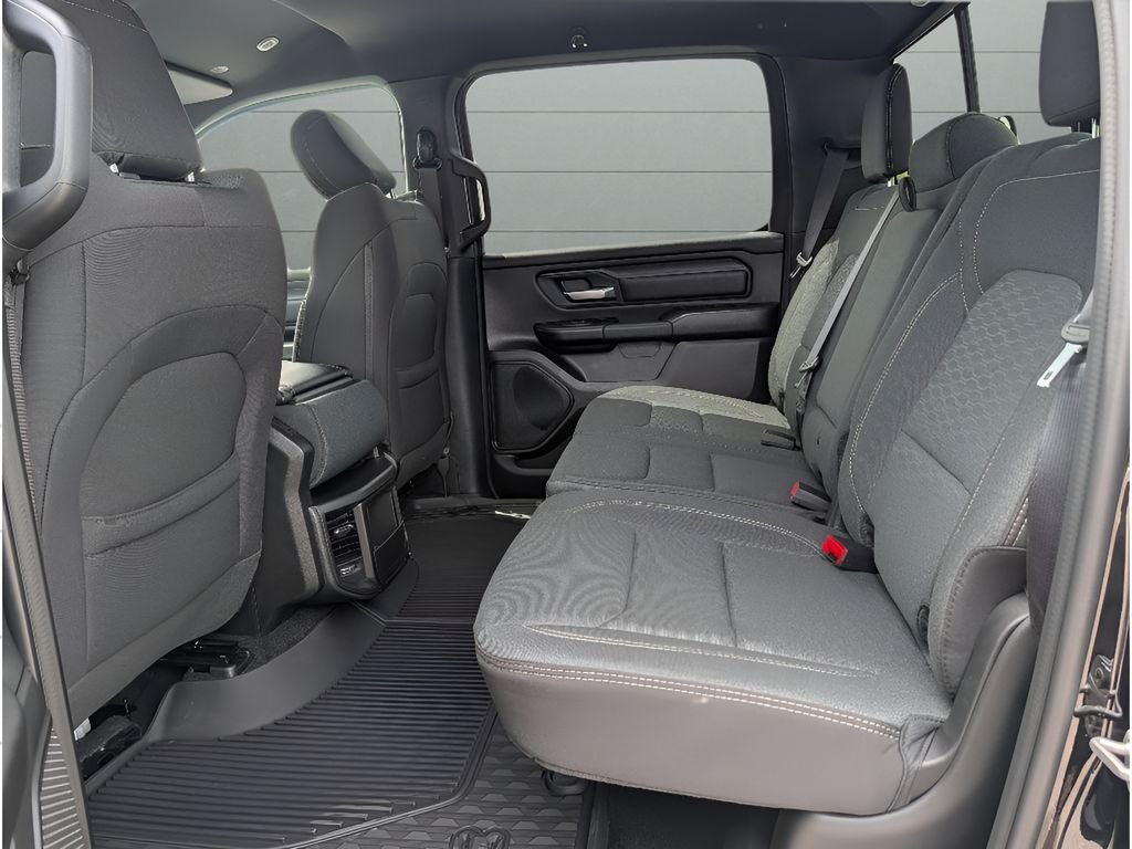 New 2026 Diamond Black Crystal Pearl-Coat Exterior Paint RAM Warlock Hemi 4x4 Crew Cab image 27