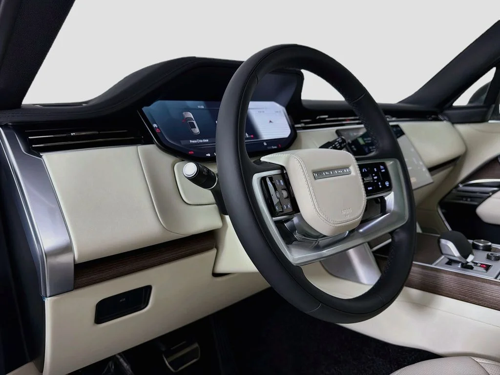 New 2027 Fuji White Land Rover SE image 9
