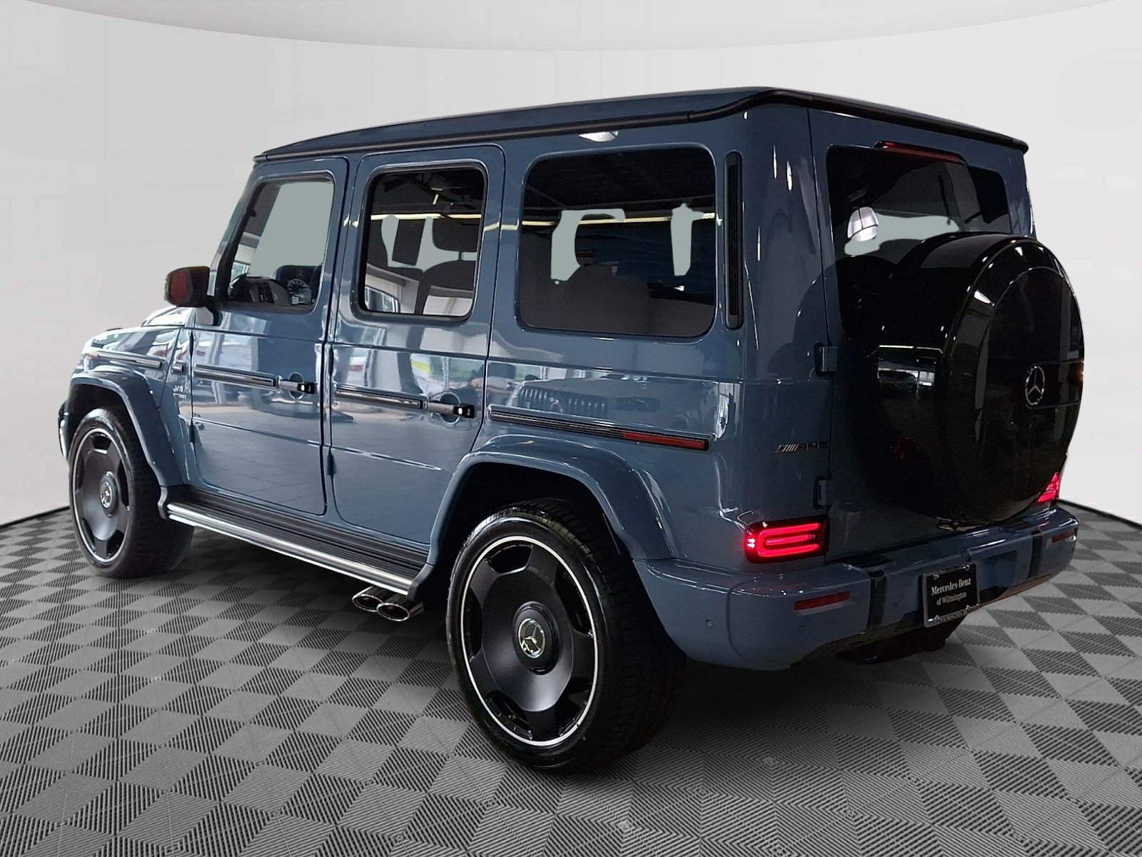 New 2027 MANUFAKTUR Signature China Blue - 934 Mercedes-Benz AMG® G 63 image 4