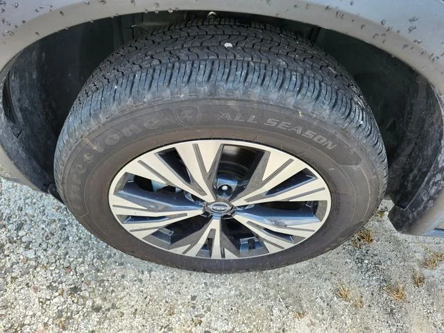 Used 2023 Gray Nissan SV image 6