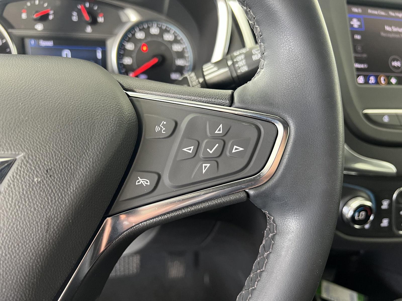 Used 2024 Lakeshore Blue Metallic Chevrolet LT image 9
