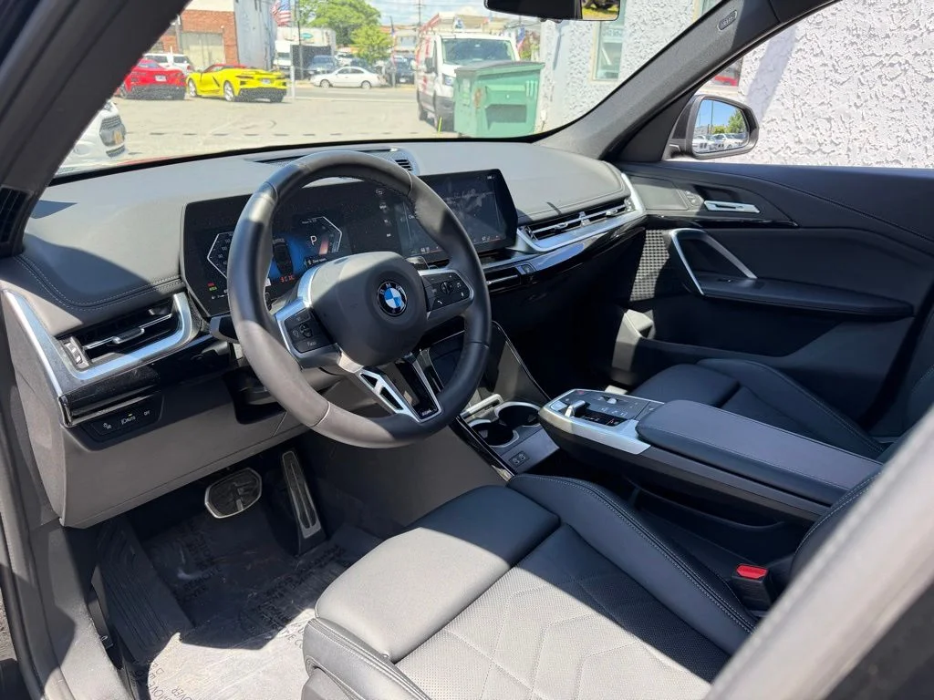 Used 2026 Black BMW xDrive28i image 17