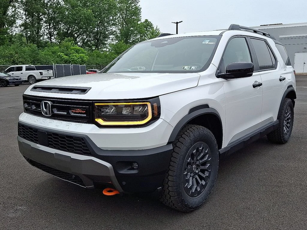 New 2026 Platinum White Pearl Honda TrailSport image 2