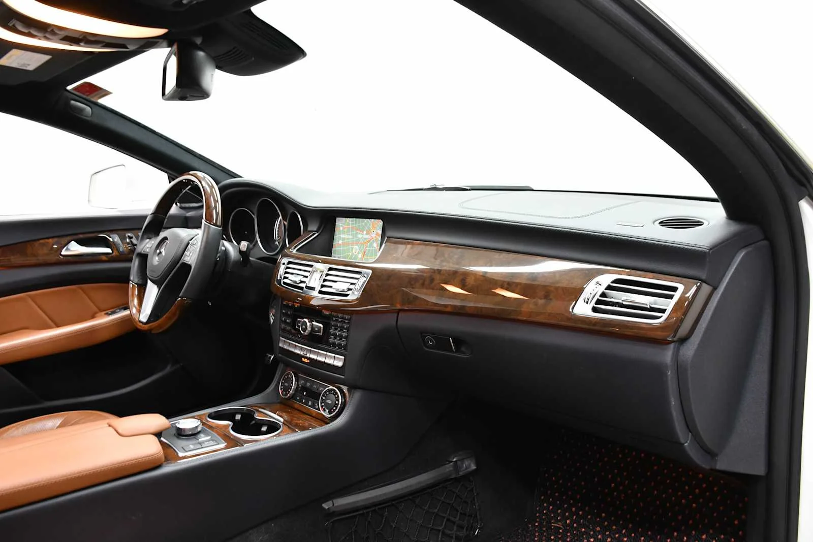 Used 2013 Diamond White Metallic Mercedes-Benz CLS 550 image 17
