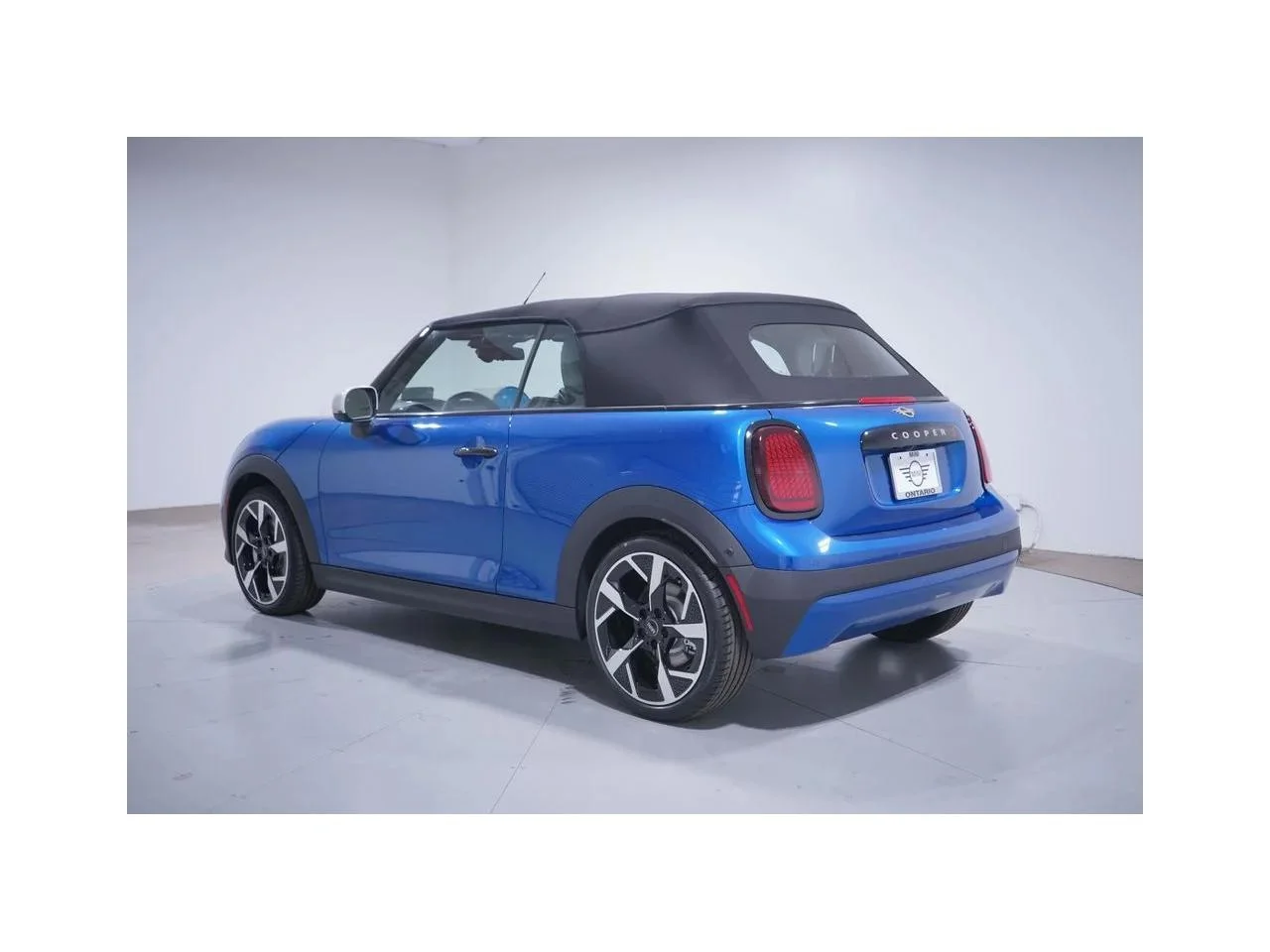 New 2026 Icy Sunshine Blue Metallic MINI SIGNATURE PLUS image 3