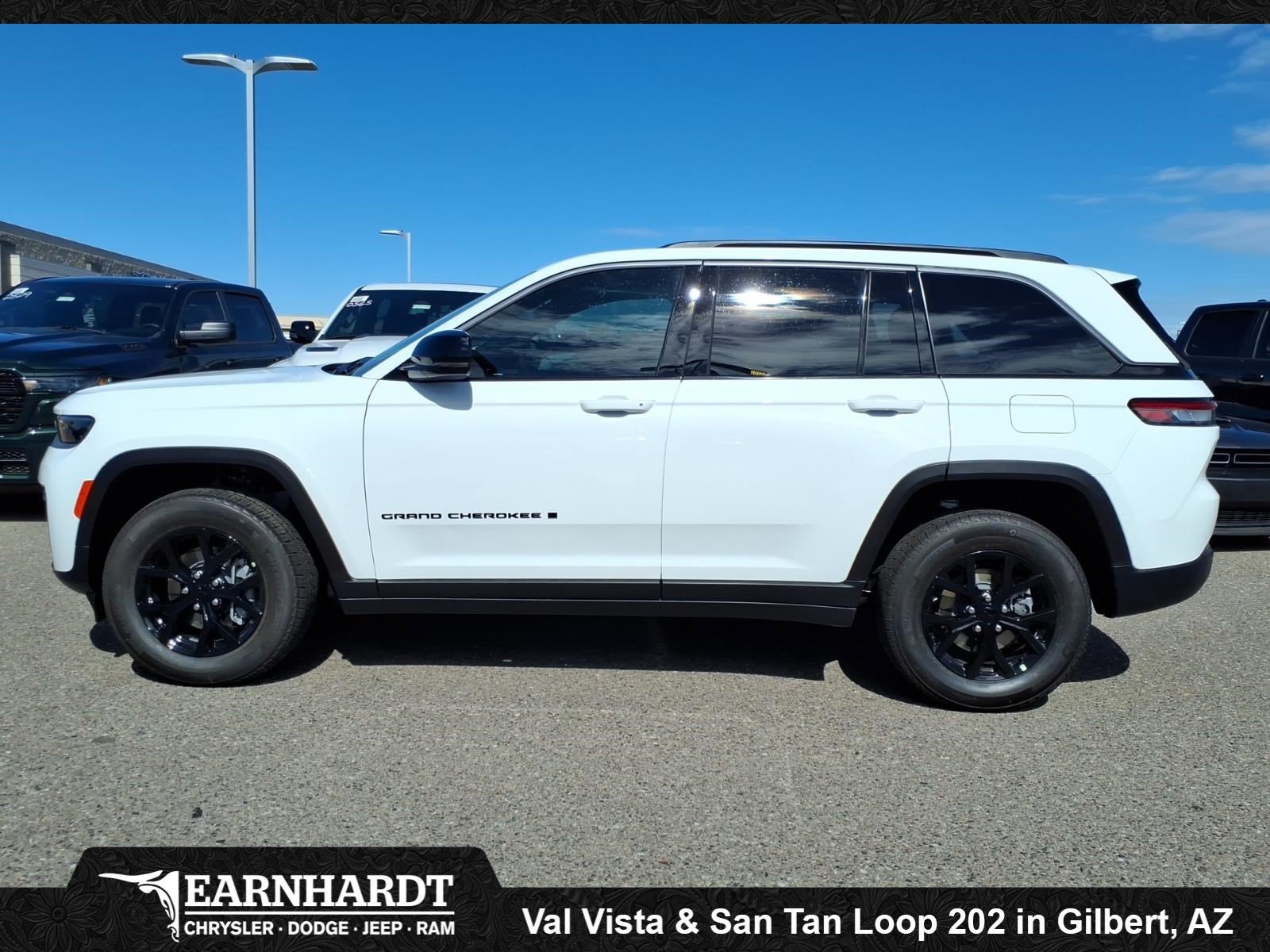New 2026 Bright White Clear-Coat Exterior Paint Jeep Laredo Altitude image 2