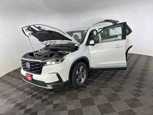 Used 2023 White Honda EX-L image 10