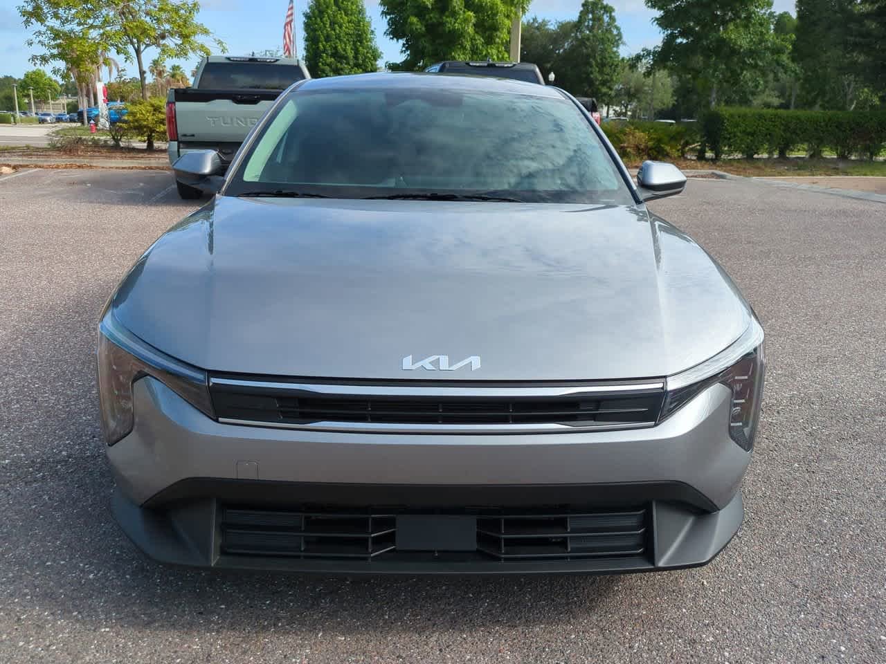 Used 2025 Steel Gray Kia LXS image 9