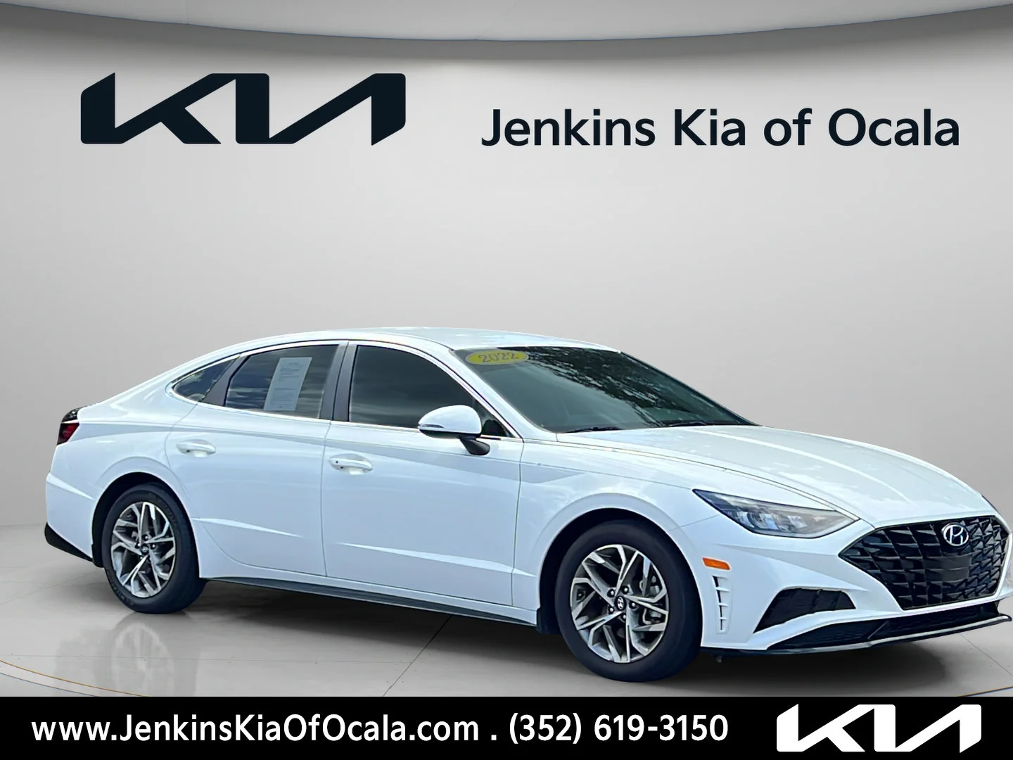 Used 2022 Quartz White Hyundai SEL image 1