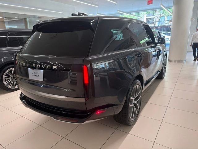 New 2026 Carpathian Grey LAND ROVER SE PHEV image 5