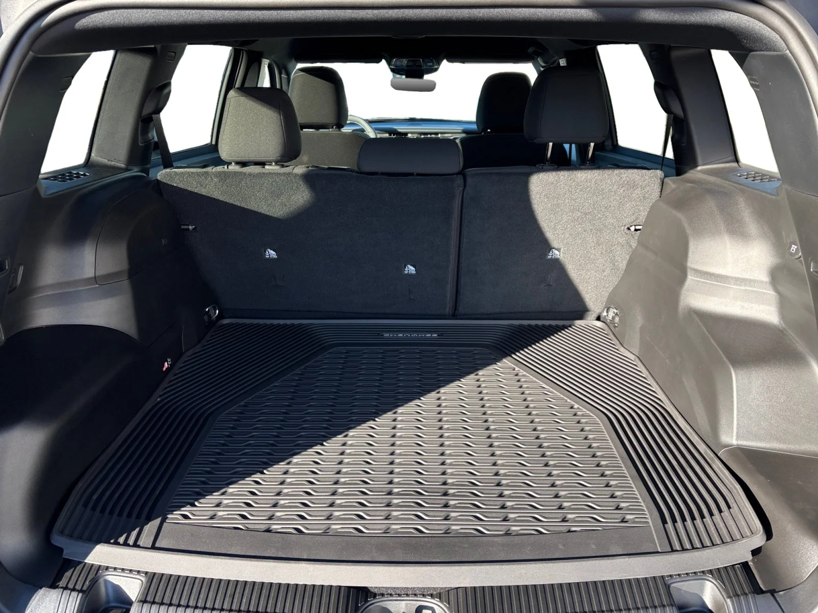 New 2026 STING GREY Jeep Laredo image 19