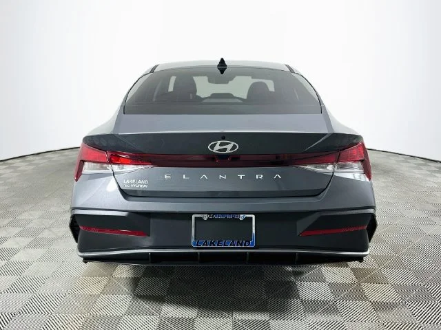 New 2026 Gray Hyundai SE image 4