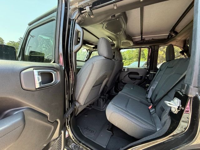 New 2025 Black Clear-Coat Exterior Paint Jeep Sport S image 17