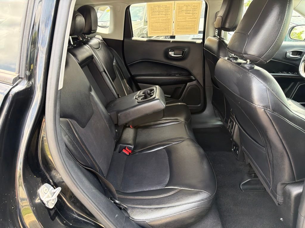 Used 2018 Black Jeep Latitude image 19