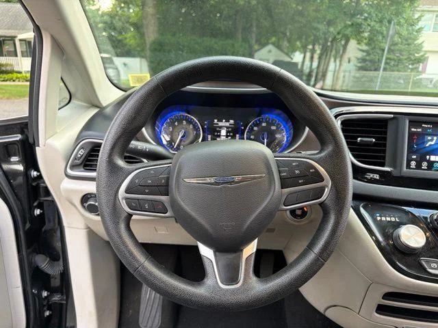 Used 2021 Black Chrysler LXI image 30