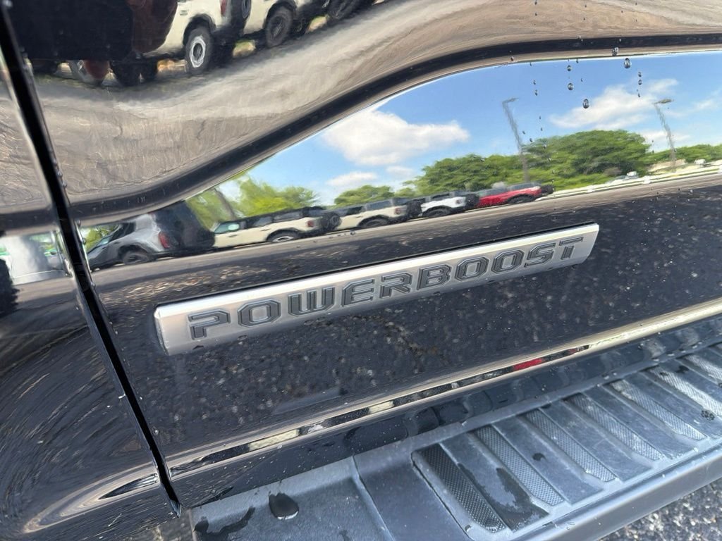 Used 2025 Agate Black Metallic Ford Lariat image 14