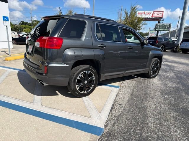 Used 2017 GRAPHITE GRAY METALLIC GMC SLT image 8