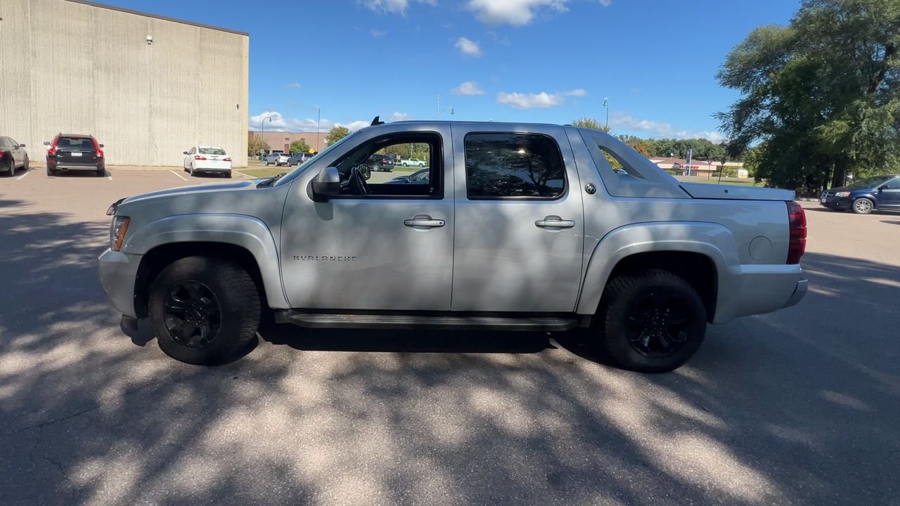 2013 Chevrolet Avalanche LT photo 4