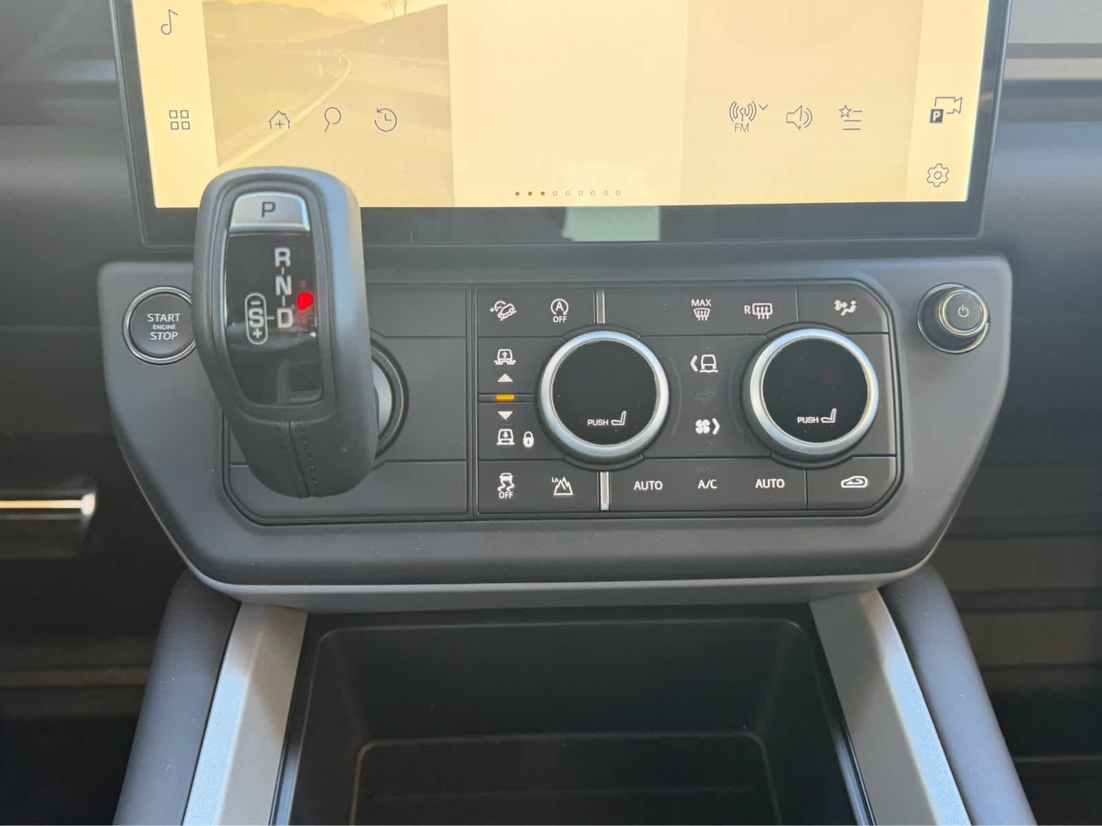 New 2026 Santorini Black Land Rover X image 21