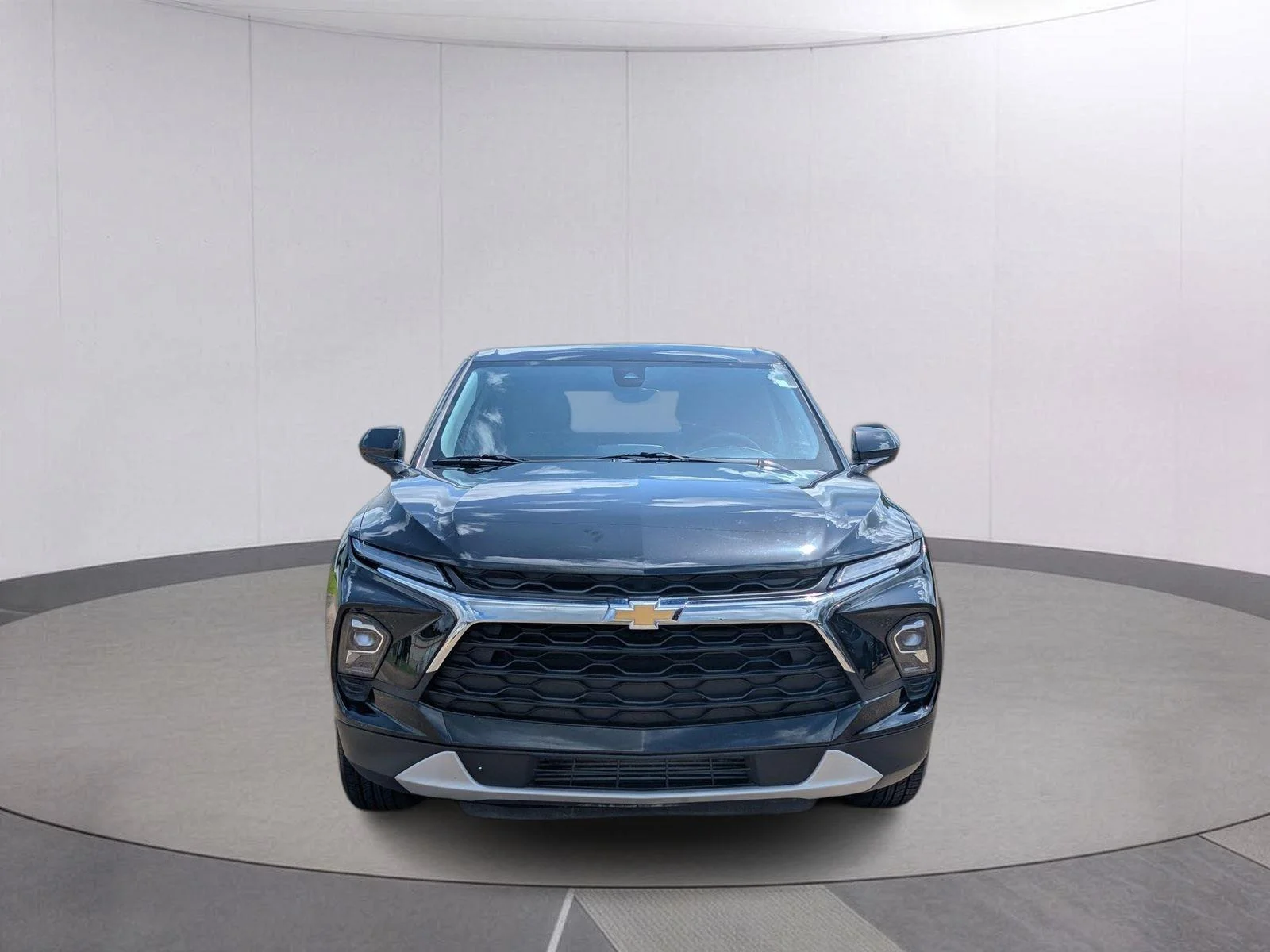 Used 2025 Black Chevrolet 2LT image 8
