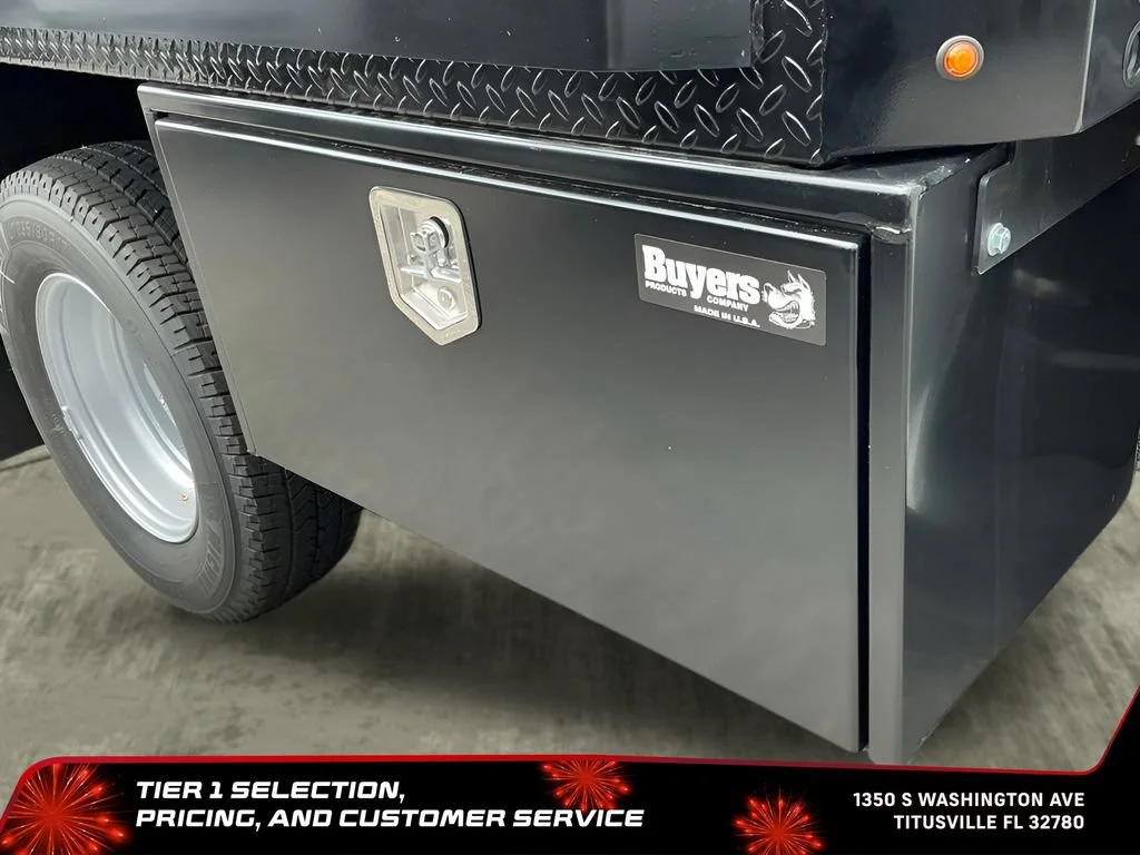 New 2026 Summit White GMC Pro image 16