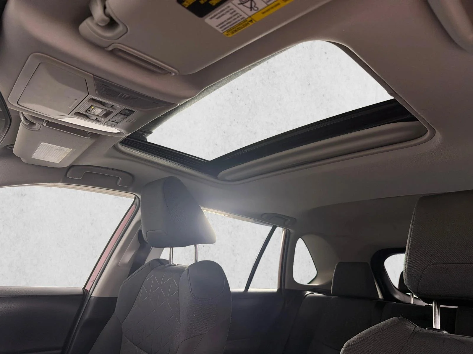 Used 2020 White Toyota XLE image 2